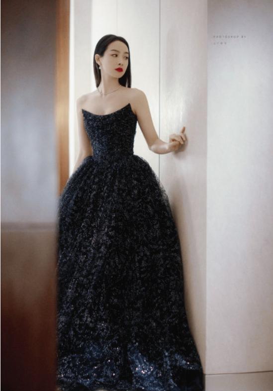 关晓彤|星动之夜，关晓彤总算穿对，王一博蕾丝辣眼，赵丽颖艳压全场