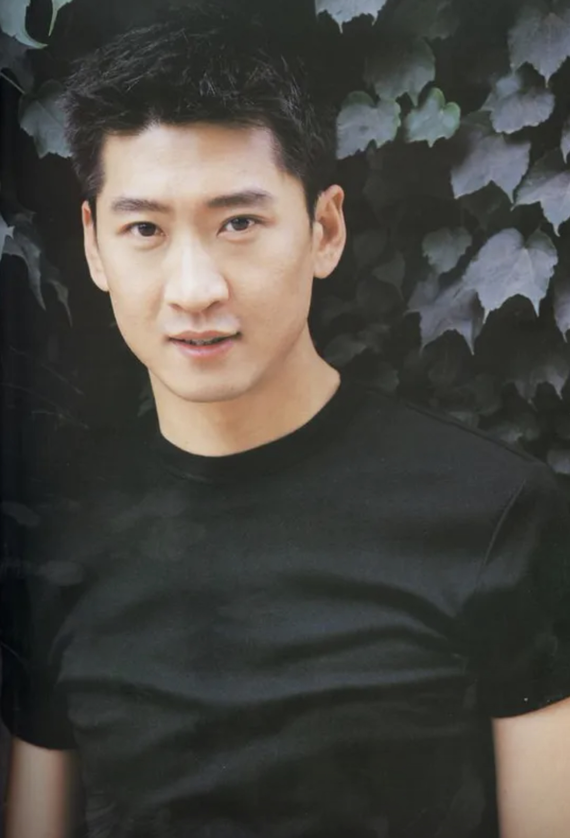 周杰|周杰下场回应：自己是同性恋，有人想搞自己，网友留言回复了寂寞