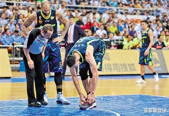 耐克|耐克声明引争议！周琦深夜表态 易建联郭艾伦张镇麟沉默