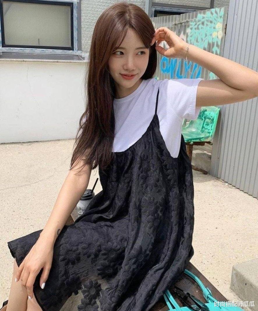 时尚搭配师瓜瓜|?你是什么身材，就穿什么裙子，梨形身材的女性很适合第一种！