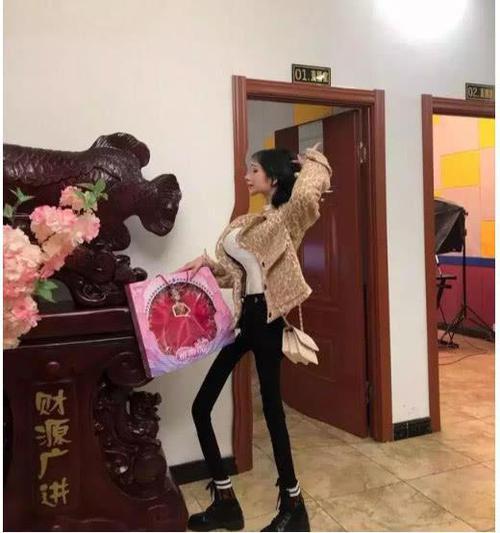 舜網 用力過猛的大神P圖，大叔這個桃心臉……簡直要笑抽筋