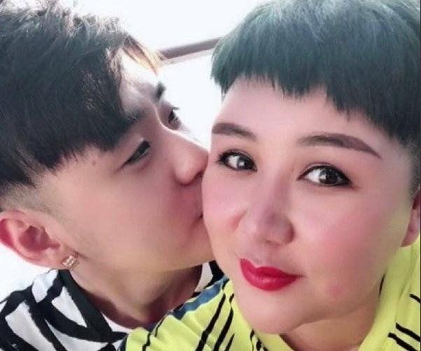 张云雷|消失的张云雷，和岳云鹏有矛盾被郭德纲雪藏？想要退出德云社？