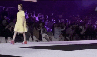 钟丽缇|钟丽缇携女儿拍写真，姐妹俩越来越像双胞胎，母女三人似闺蜜