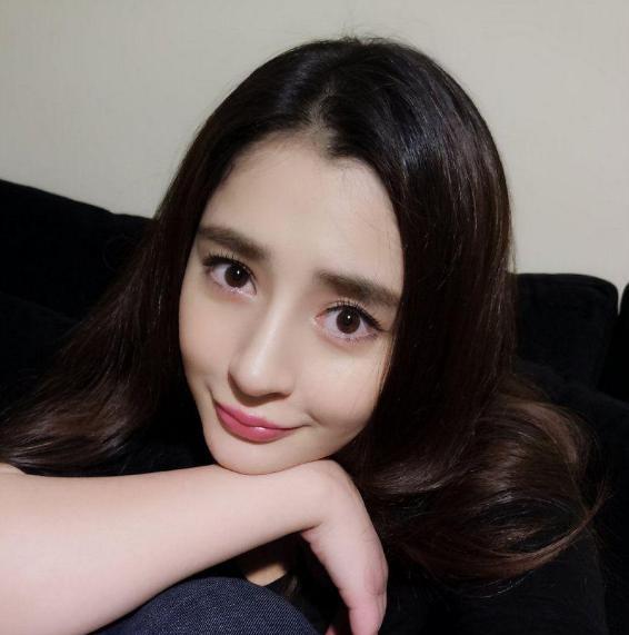 郑爽|有种“整容”叫李心艾，别人一胖毁所有，而她却因胖逆袭成女神