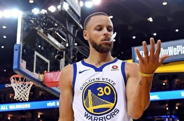胡小小乖|“魔皇佛科”不够格！承认吧！NBA真正意义上改变篮球的是这4人