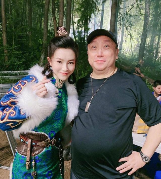 倚天2|王晶《倚天2》又被骂？甄子丹古天乐造型雷人，海报像国产科幻片