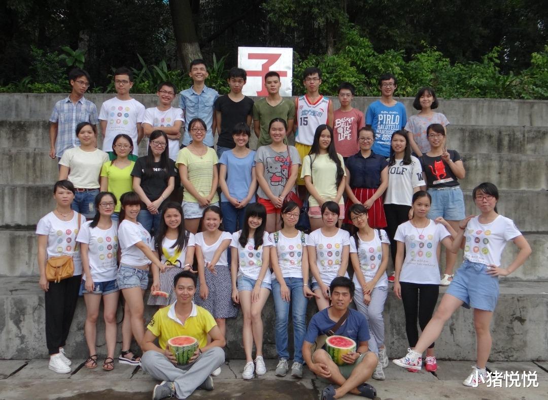 小豬悅悅 同學聚會消費8600，眾人紛紛去衛生間，農民工結完賬，個個都回來了