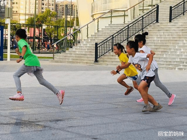 丽宝的妈咪|孩子身高有“提速期”，4个外在信号很明显，家长注意细心观察