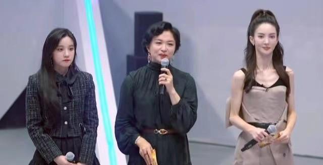 追光吧|《追光吧》后期制作团队真敷衍，不仅抠图的光线不管，甚至还出现了错别字