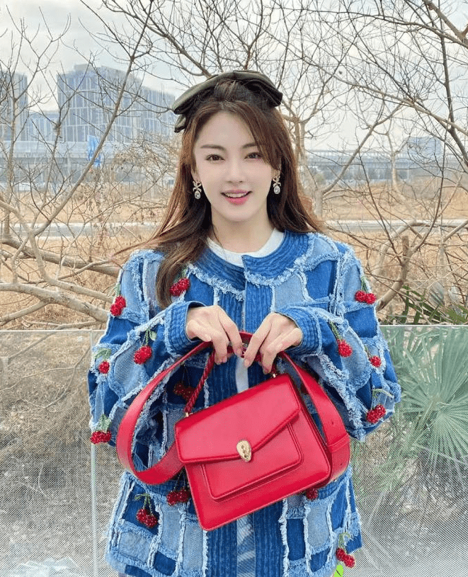 王鸥|王鸥疑似新恋情曝光,曾深陷“夜光剧本”的绯闻,如今也该恋爱了