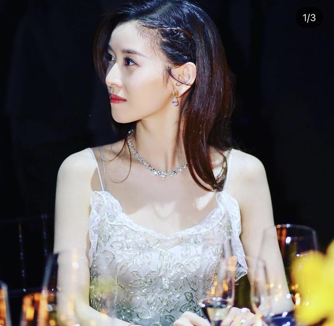 章泽天|刘强东事件的第3年，章泽天的聪明让人刮目相看