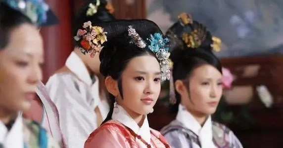 甄嬛|5位“一笑倾城”的女星,刘亦菲不可方物的美,李嘉欣让人沦陷了