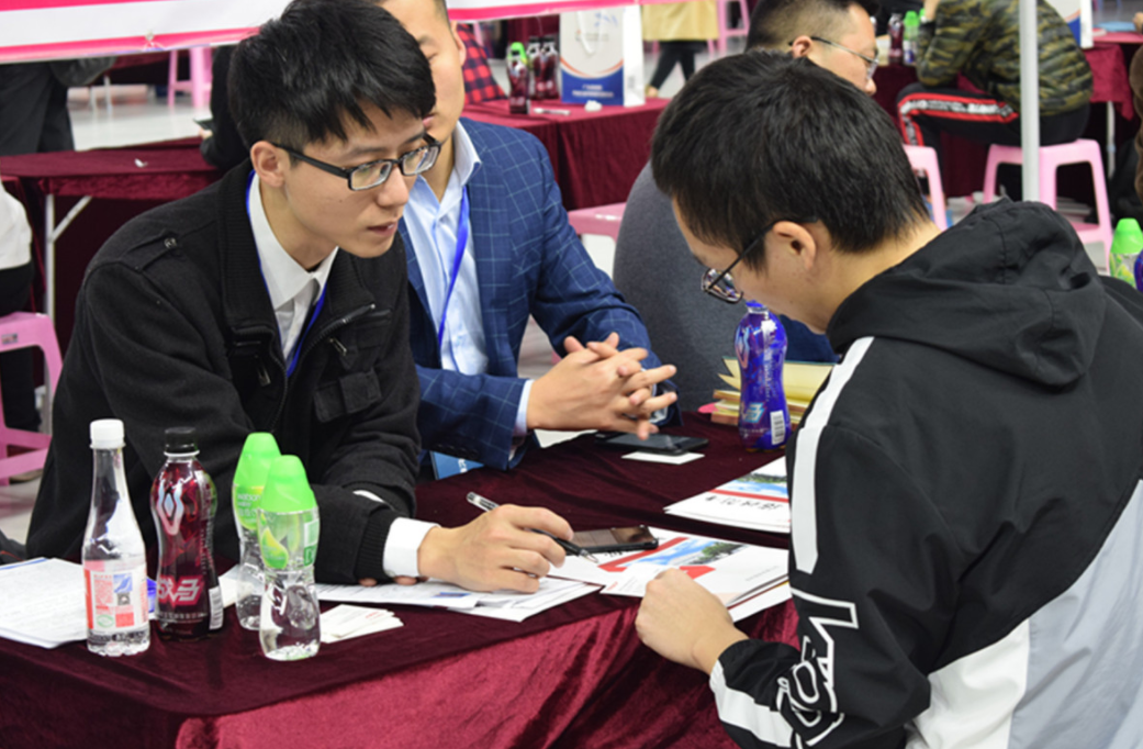 本科生|本科生到处都是？大数据告诉你，你以为的只是一种假象