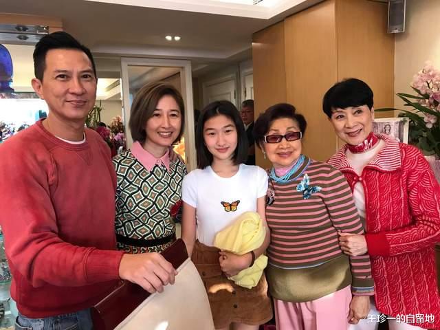 蔡少芬|至今恩爱如初的10对明星夫妻，各有各的幸福，最长结婚30年，最短1年