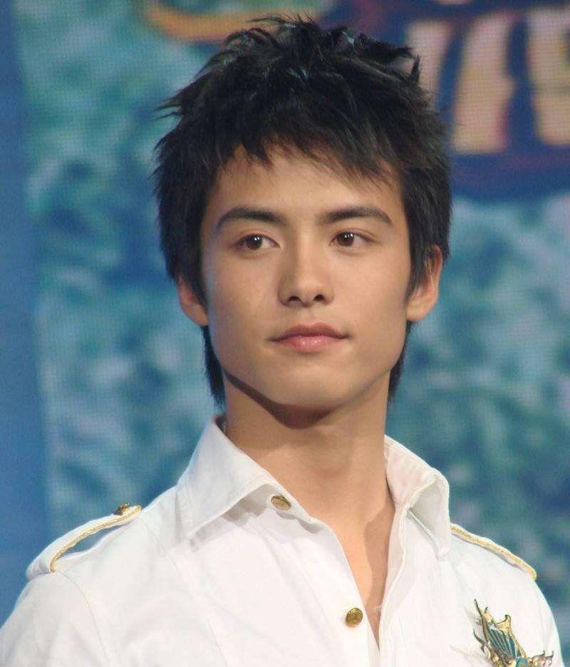 付辛博|“内娱第一男团”决裂9年后，如今咖位悬殊巨大