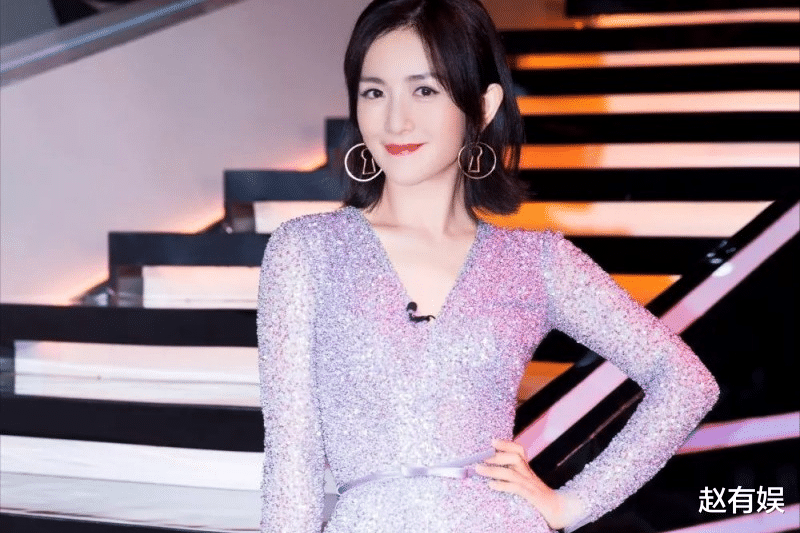 闫学晶|谢娜素颜出镜惹争议！回看圈中过往，已有多位明星宝妈被吐槽