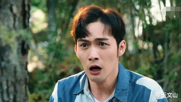 张彬彬|身为嘉行太子，杨幂热巴轮着捧，可他的演技拉胯到只能靠颜值硬撑