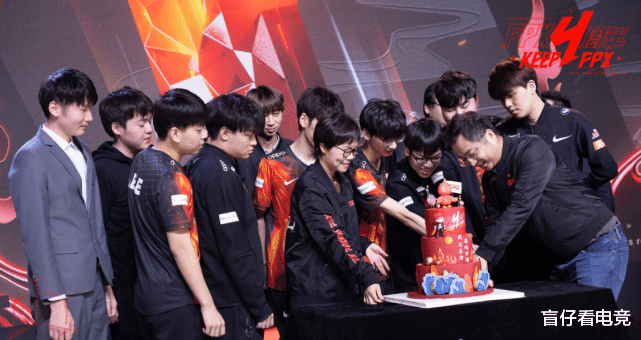 林炜翔|七年感情决裂?LWX小天吃烤肉没喊刘青松,EDG官博2张照片太敢放