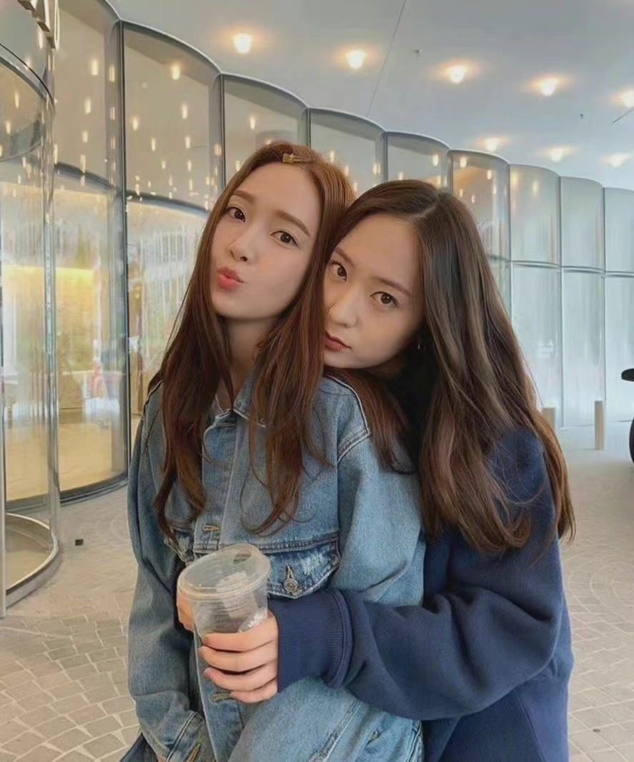 郑秀妍|郑氏姐妹，两人都是顶级女团出身，一个戏约不断，一个却被催债