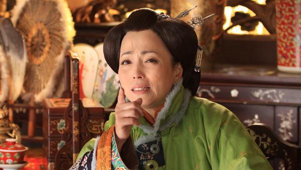 苑琼丹|“石榴姐”曾是校花？当看到她年轻时的照片后，网友：能演秋香