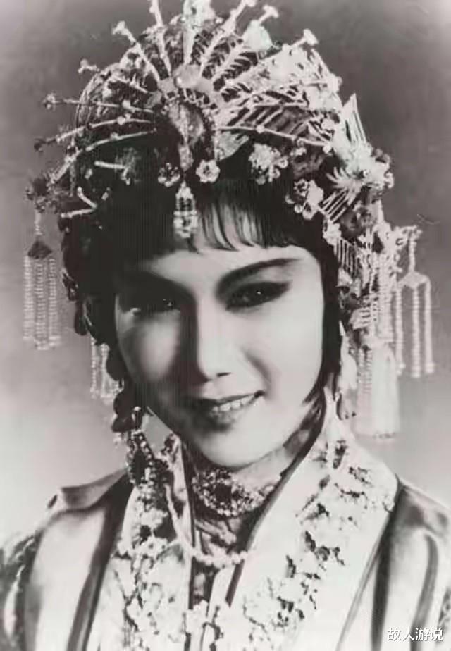 周雨彤|新凤霞和吴祖光：“女追男”的爱情典范，在晚年瘫痪后更见人心