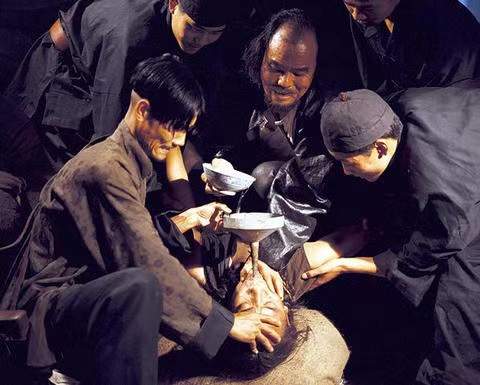 黄健中|1995年，黄健中拍出了国人赤裸裸的“食色性”，题材大胆超前