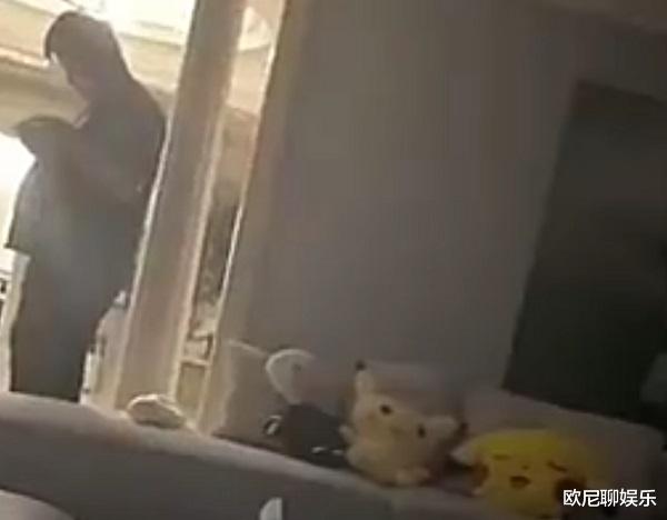 吴亦凡|都美竹发吴亦凡侧脸视频！孤男寡女共处一室恋情石锤，网友：太渣了