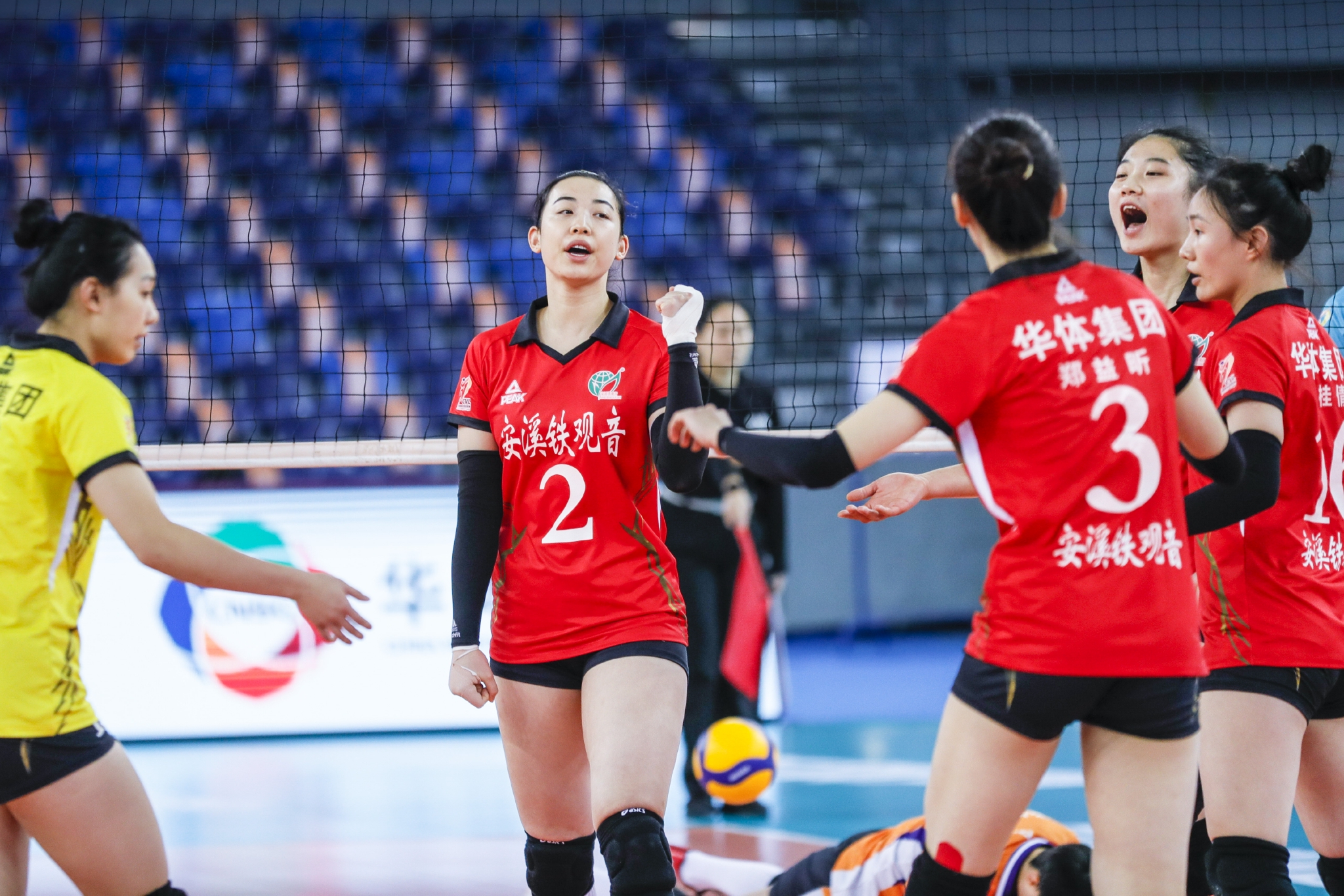 女排|两场3: 0两场被逆转，京冀川女排包揽倒数，缪伊雯36分