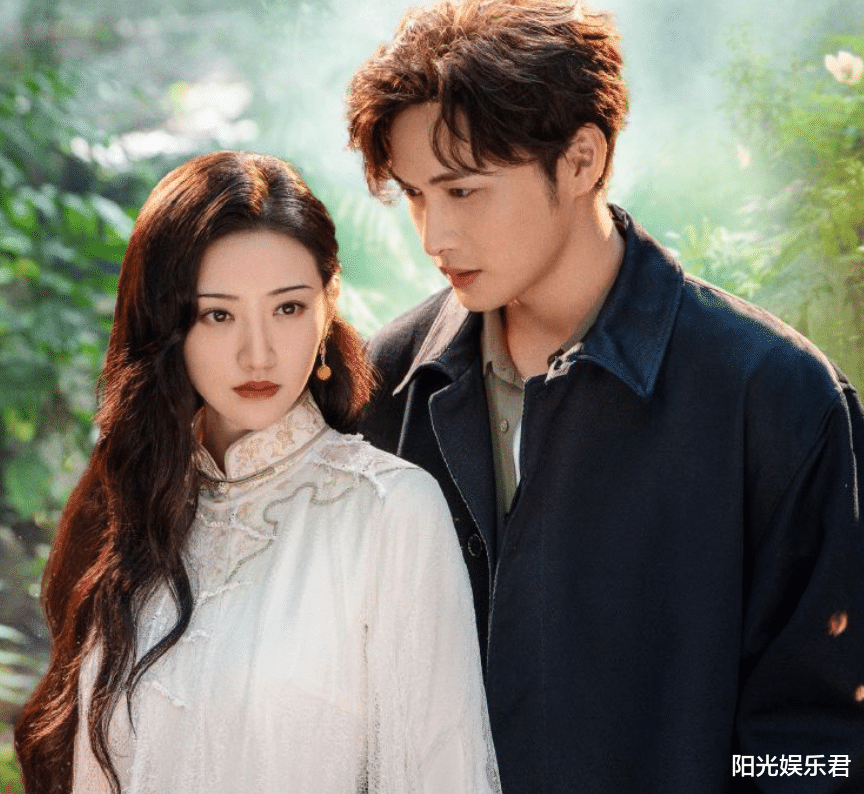 景甜|网红模仿司藤化妆，当景甜和她合照，才知道明星和网红的差距有多大