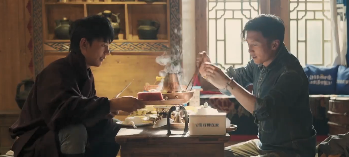 章子怡|谢霆锋回王菲豪宅被拍！穿一身黑衣打扮低调，复合7年感情稳定