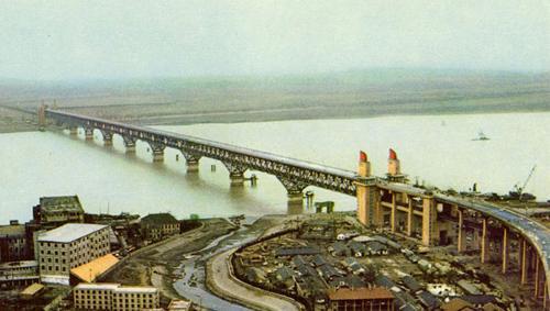 大国将令 60年代,118辆坦克开上中国大桥,用事实证明我国桥梁技术有多牛