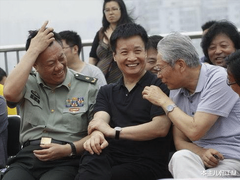 京剧|“当兵的人”刘斌：和初恋妻子相爱一生，退休后生活怎样？