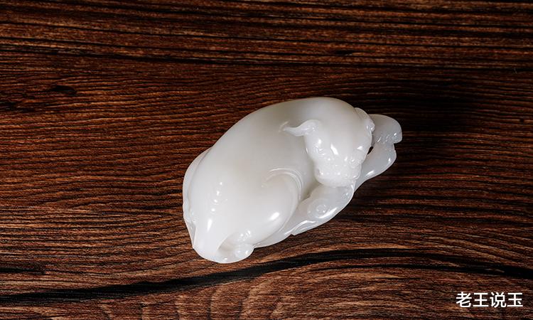 |不同形态的和田玉貔貅的寓意讲究也不同。