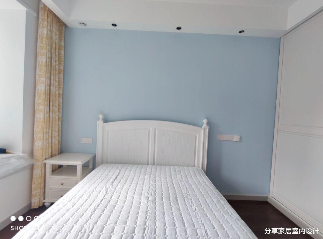 新房终于完工，家具进场晾着通风中，最满意吊顶没有安装灯带！