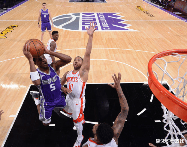 火箭隊(duì)|20分慘敗+14連敗！火箭雙巨頭40+10，休城兩新人高效，福克斯30+9