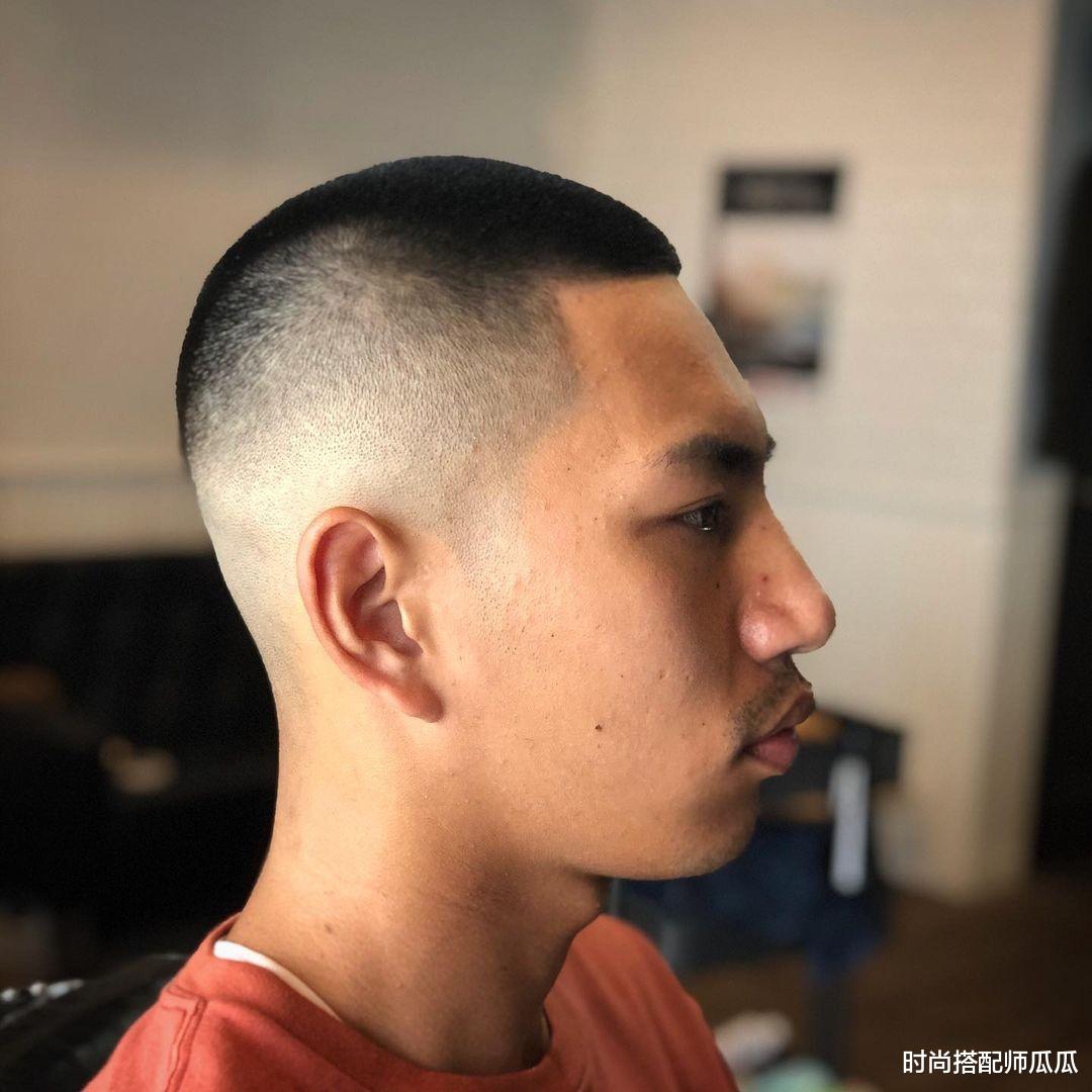 发型 40岁以上的男人，建议少剪这3种发型，拉低颜值不说还显老