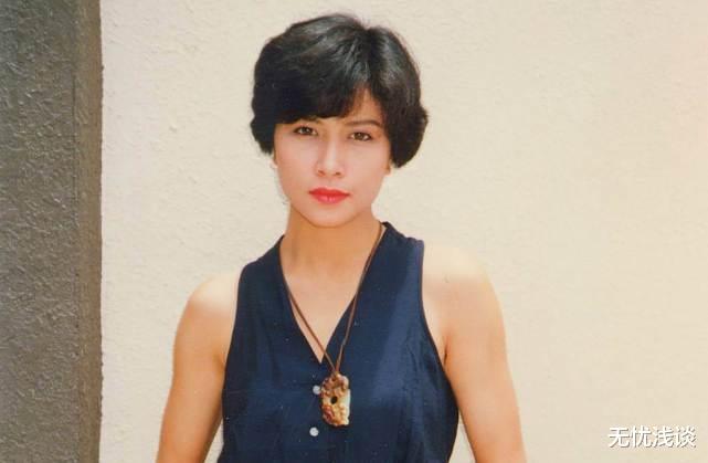 郑伊健|她和郑伊健曾有7年多的感情，如今56岁未婚的她艳压全场