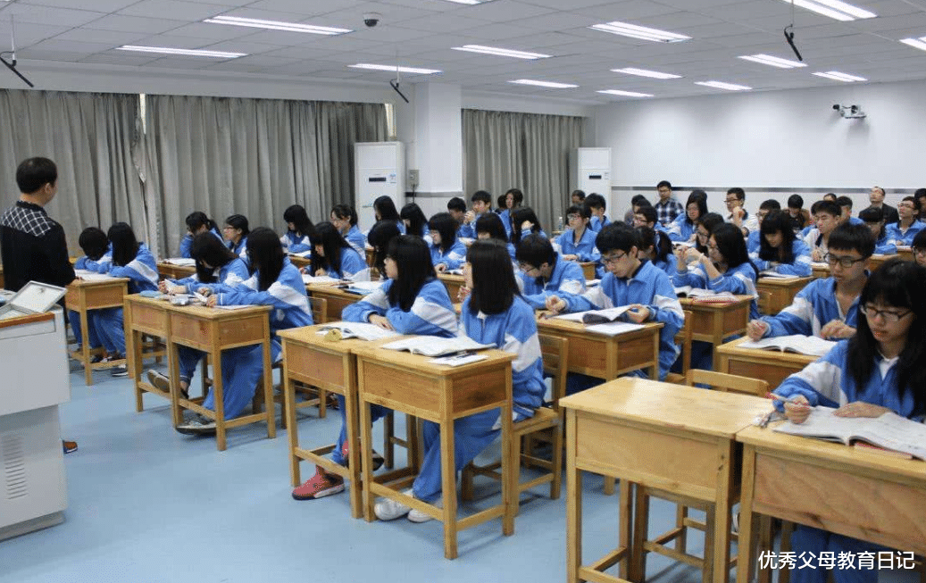 教师|教师招聘门槛提高，学历标准严格明确，有些学生毕业即失业