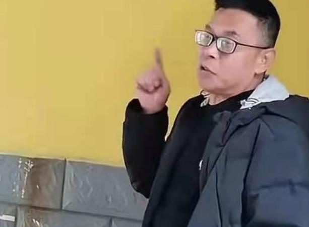 许敏|许敏闺蜜小七来九江游玩，许敏夫妇热情接待，姚爸主动当司机