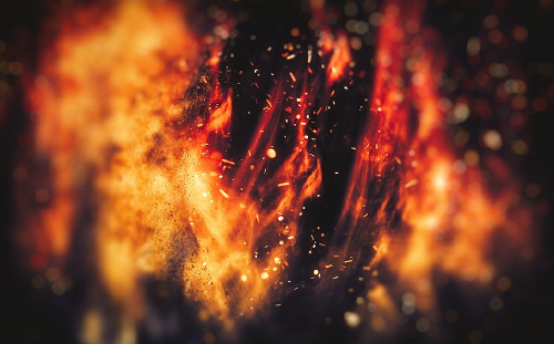 庄生一梦 车间酒精瓶碎裂引烈火，她用身体截住酒精牺牲，遗体难辨生前模样