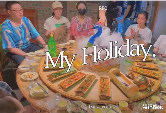 赵丽颖|赵丽颖离婚前度假照曝光，氛围欢乐，办手续前冯绍峰很宠颖宝