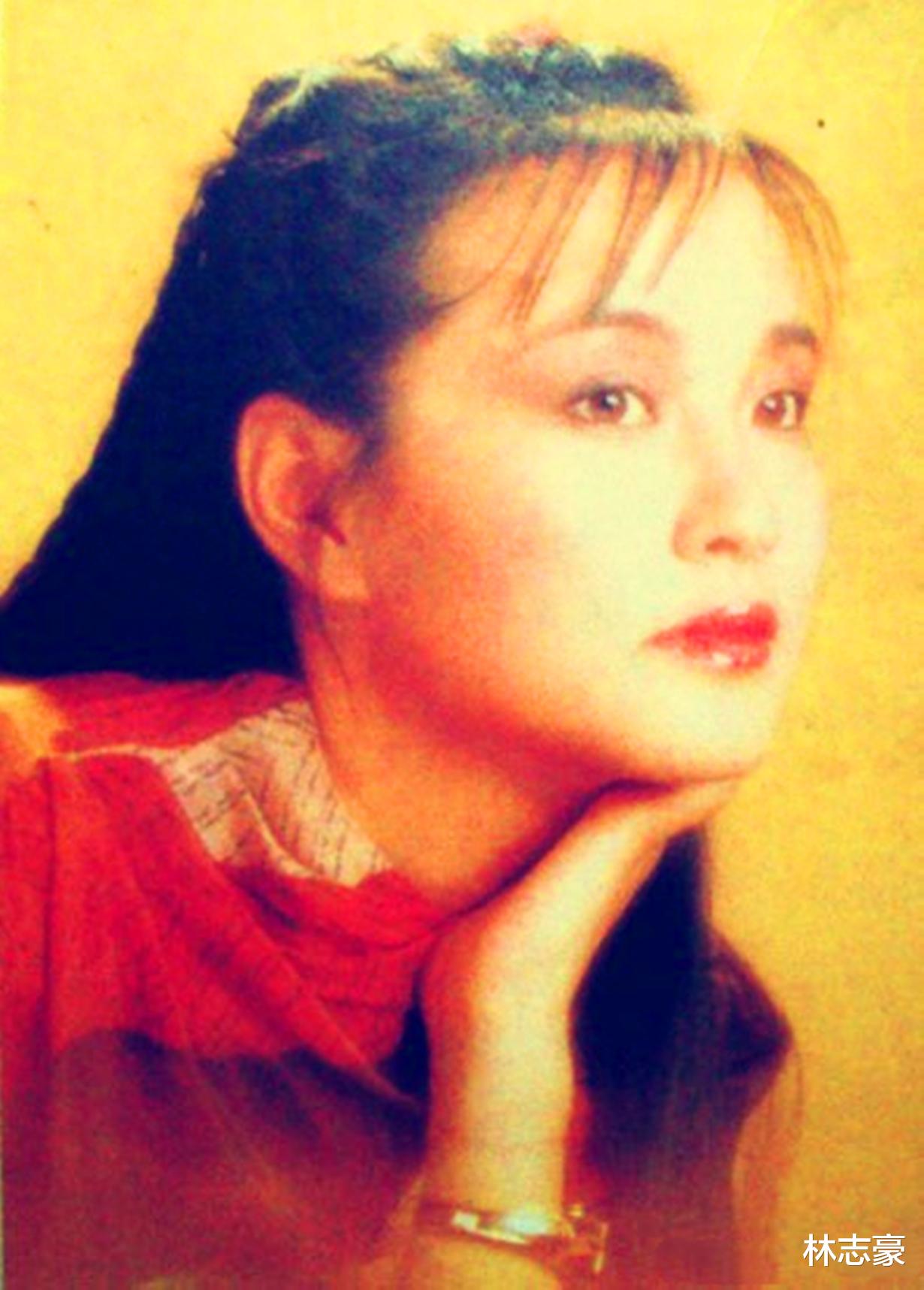 整容|37张明星罕见老照片，认识最后一张的，说明您真老了～