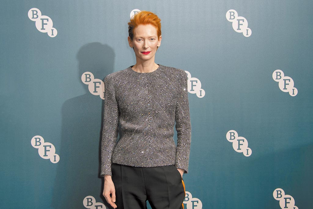 抗体 我们和图像并行存在?在《人声》中:人类的终结,后人类的起始