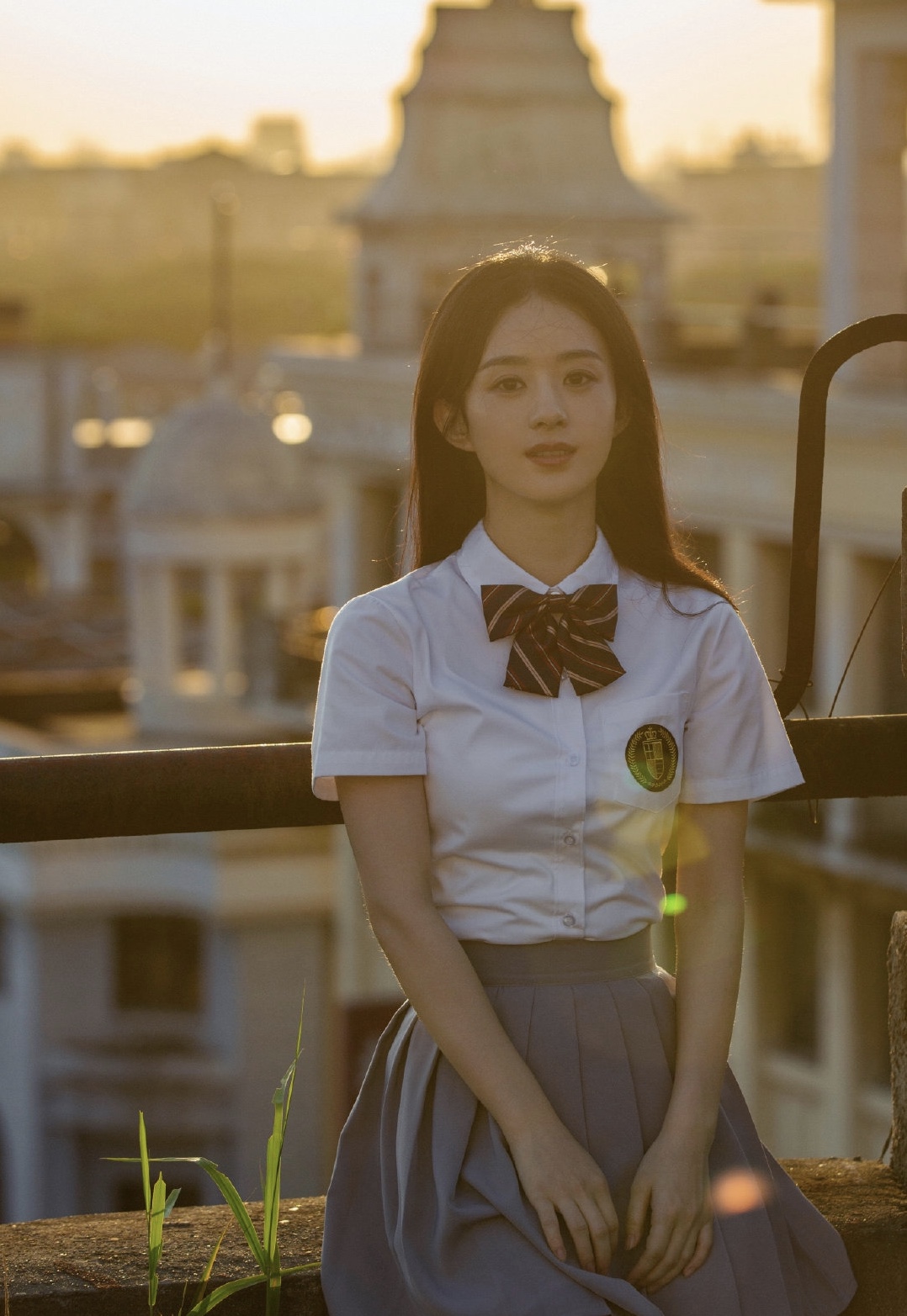 赵丽颖|赵丽颖是什么绝绝子啊，身穿校园服的模样也太清纯了吧