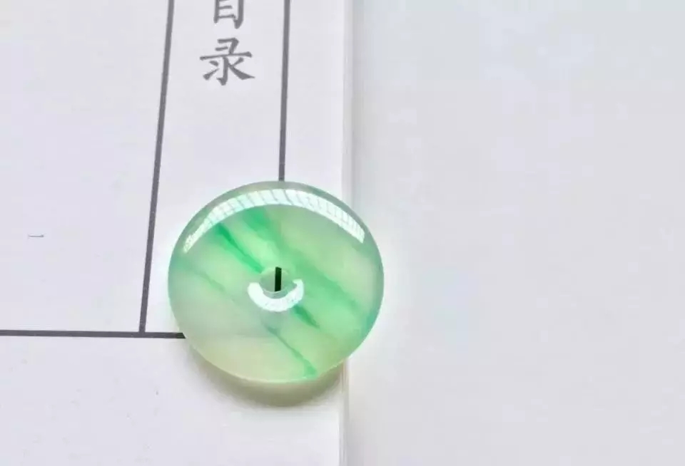 翡翠|为什么说“素颜”翡翠比雕花翡翠更有潜力？