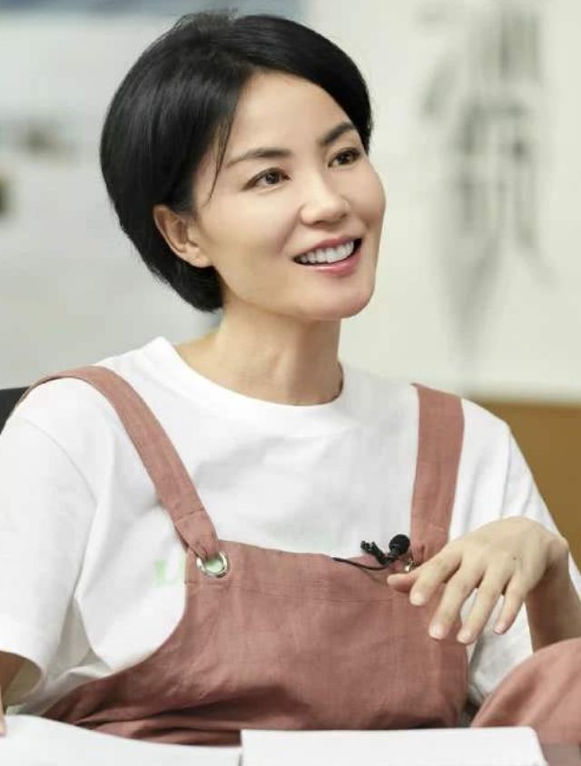 王菲|王菲: 这是我女儿，邱淑贞: 这是我女儿，刘晓莉: 麻烦让让