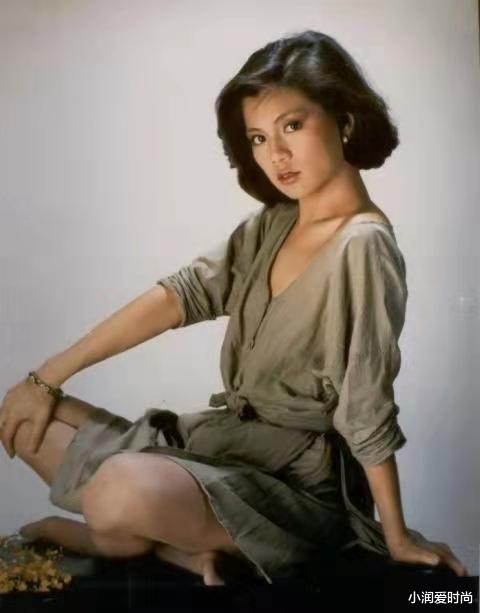 小润爱时尚 身高仅159的翁美玲，40年前的衣品显高不过时，她的时尚经值得学