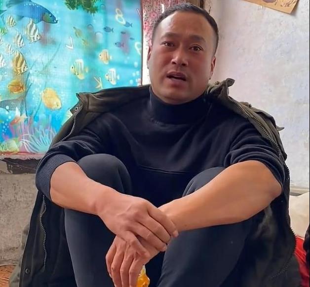 央视|张同学2个月走红，火得一塌糊涂，遭央视犀利点评！