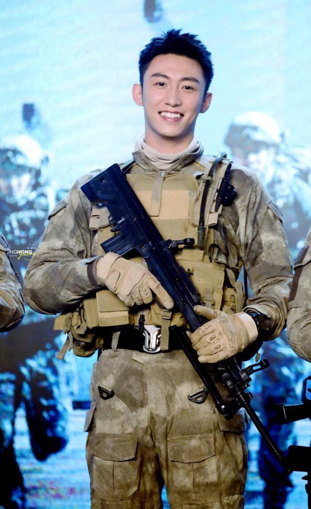 黄景瑜|黄景瑜又杀青了一部电视剧，又是演警察，他背后到底有什么后台？