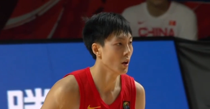 周琦|中国男篮30分惨败！胡明轩24分全场最高，新科FMVP不输NBA球员
